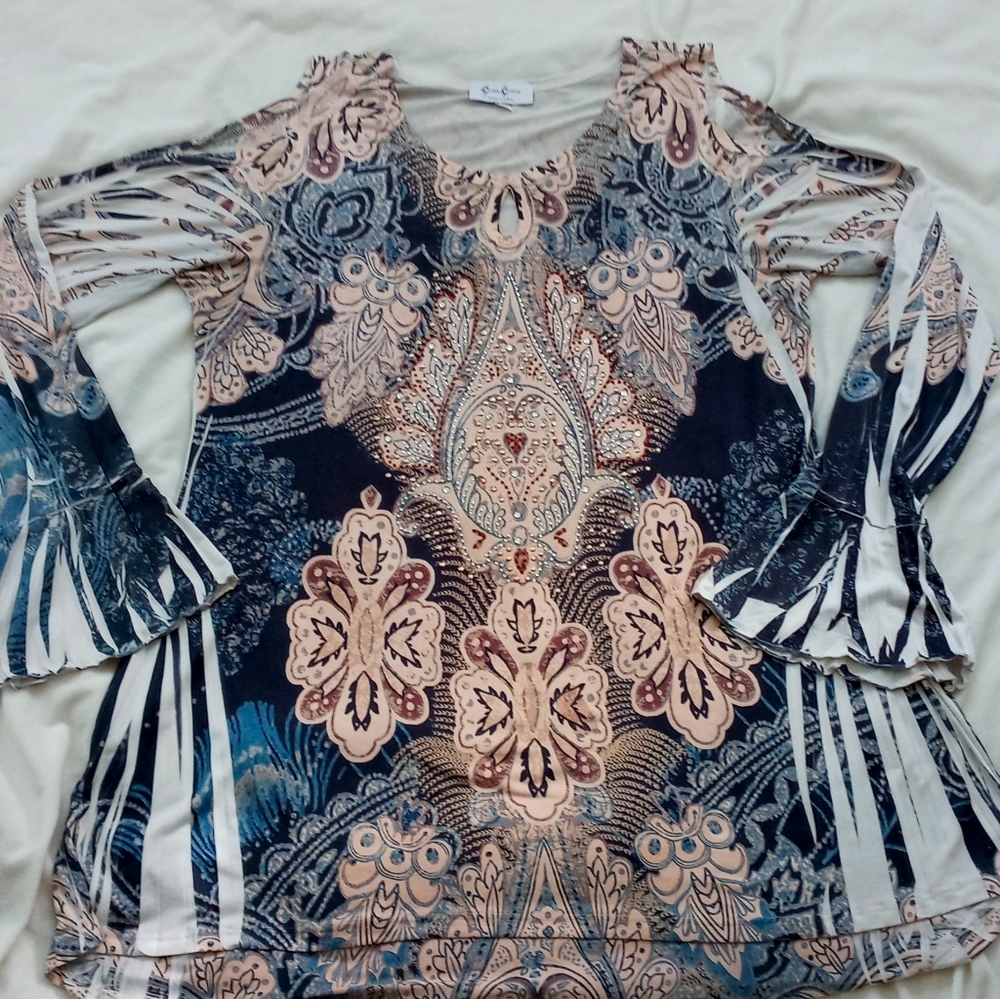 Cold shoulder tunic